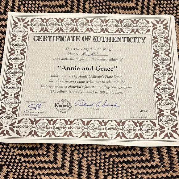 Annie and Grace Third Issue The Annie Collectors Plate Series With Authenticity - Picture 3 of 5
